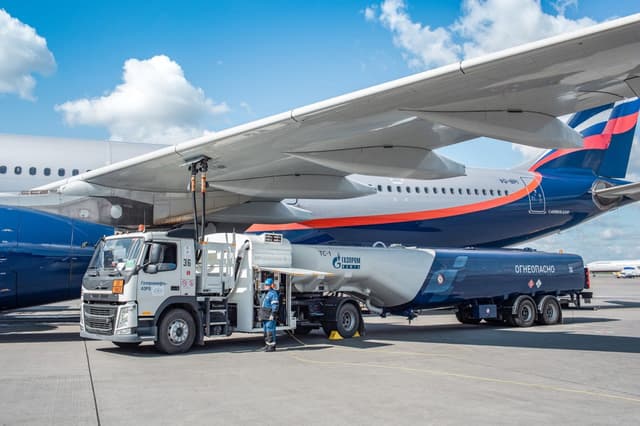 Чем заправляют самолёты: авиакеросин, ТС-1 и Jet A-1
